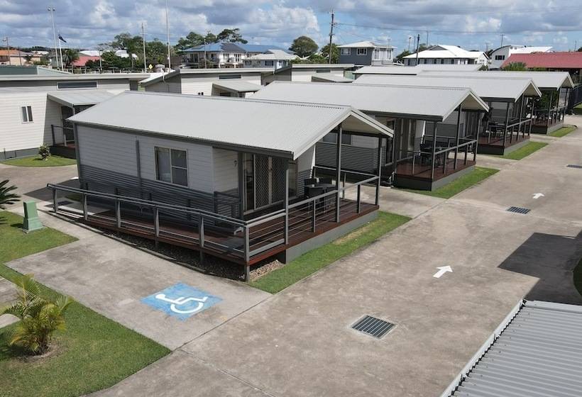The Bowlo Holiday Cabins