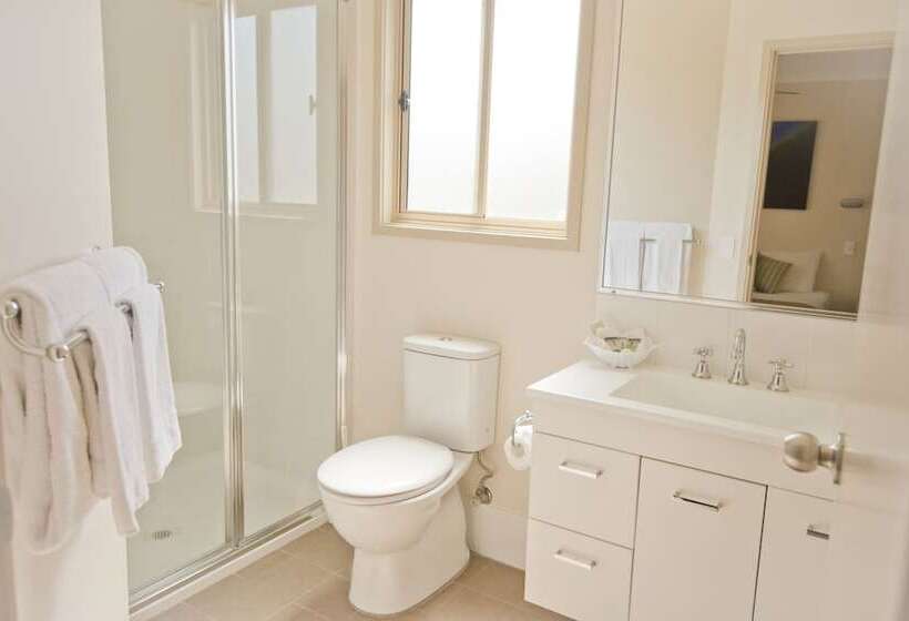 The Bowlo Holiday Cabins