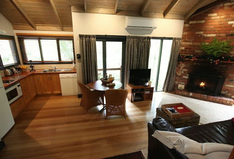 Woodlands Rainforest Retreat