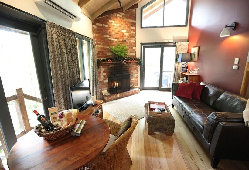 Woodlands Rainforest Retreat