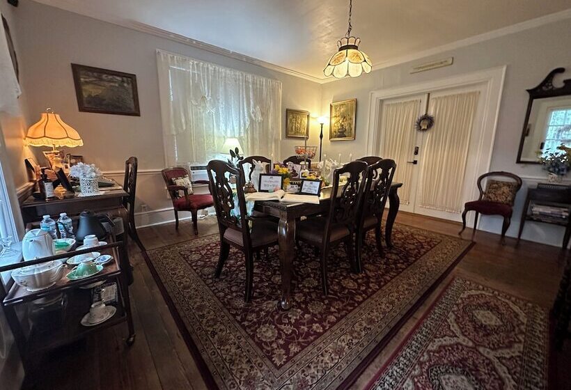 مبيت وإفطار Mount Dora Historic Inn