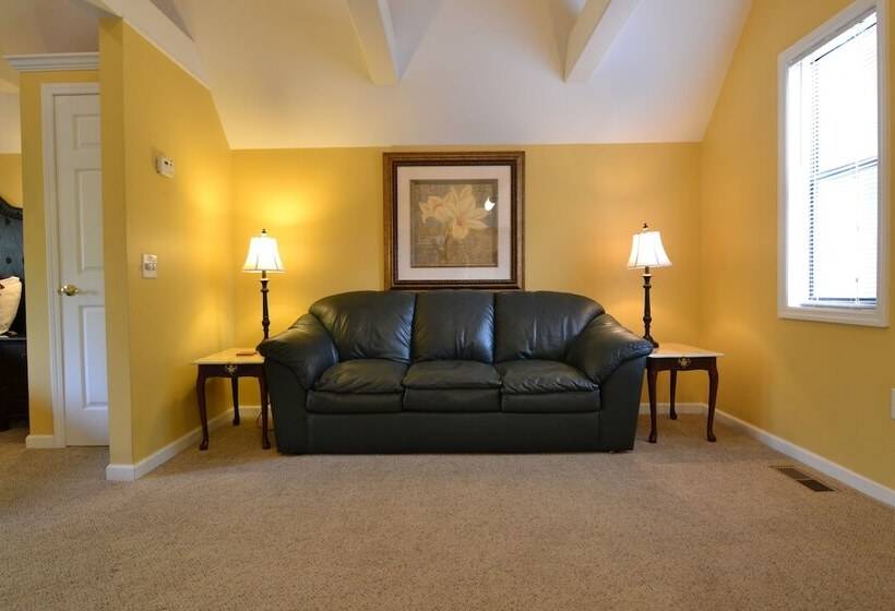 Honeymoon Hills Gatlinburg Cabin Rentals