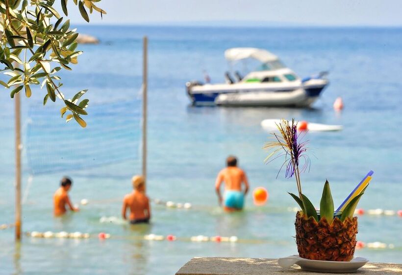 Lastura Aparthotel & Mobile Homes