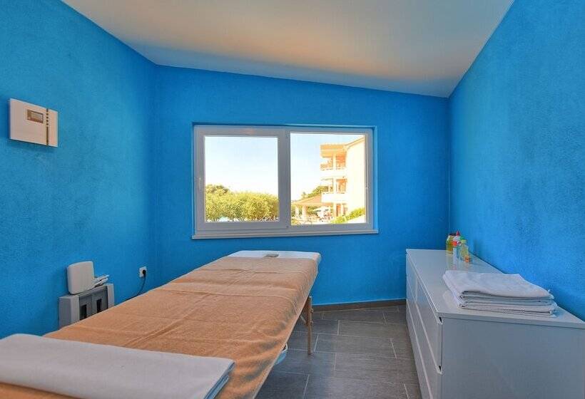 Lastura Aparthotel & Mobile Homes