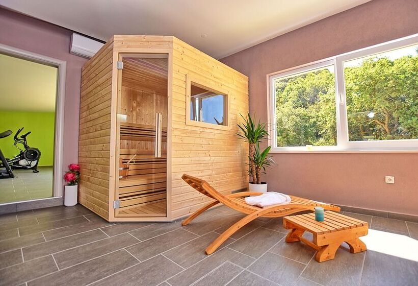 Lastura Aparthotel & Mobile Homes