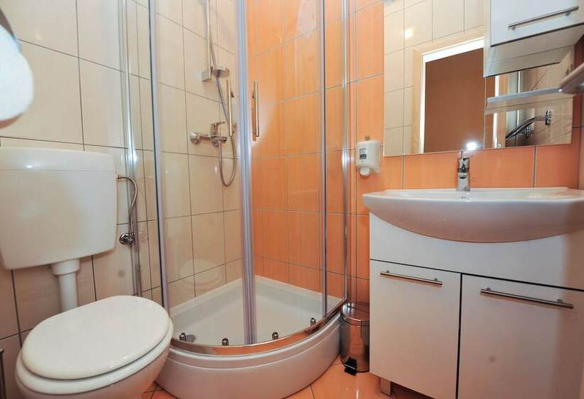 Lastura Aparthotel & Mobile Homes