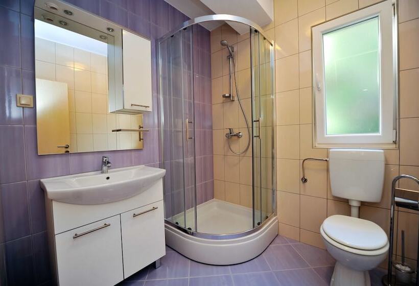 Lastura Aparthotel & Mobile Homes