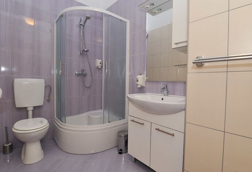 Lastura Aparthotel & Mobile Homes