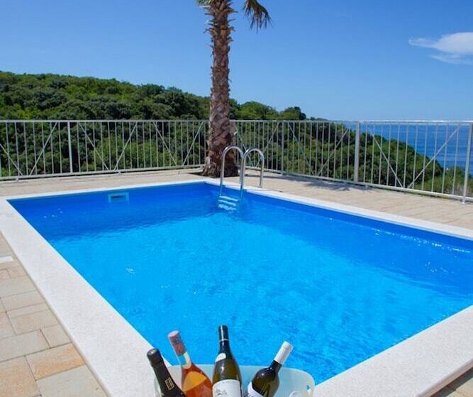 Lastura Aparthotel & Mobile Homes