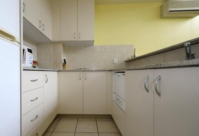 ホテル Bali In Broughton