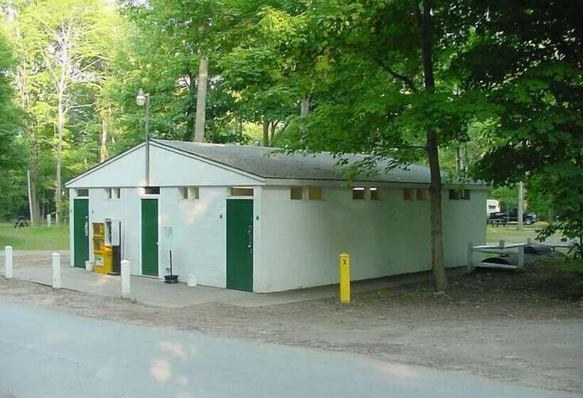 酒店 Brennan Beach Rv Resort   Caravan Park