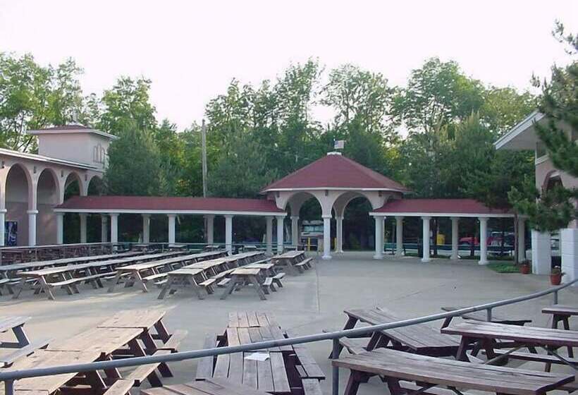 酒店 Brennan Beach Rv Resort   Caravan Park