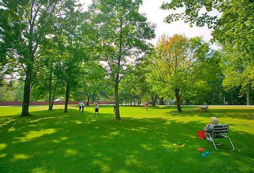 酒店 Brennan Beach Rv Resort   Caravan Park