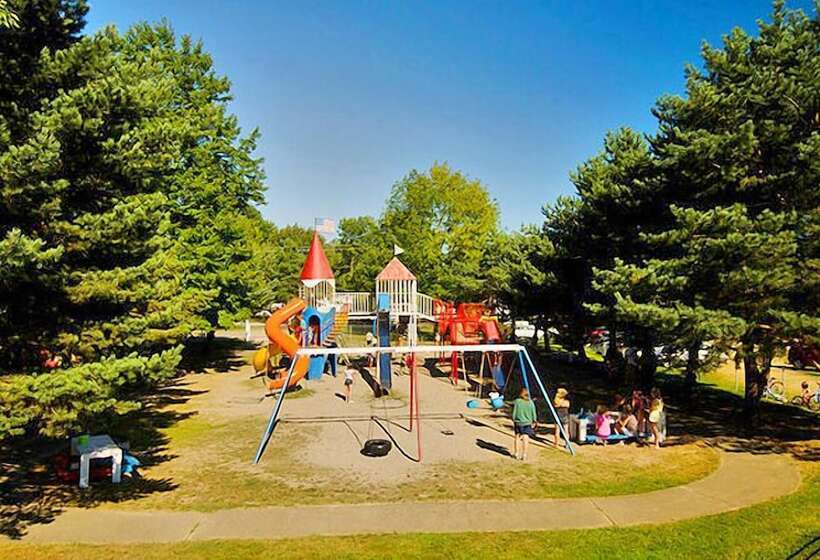 Отель Brennan Beach Rv Resort   Caravan Park