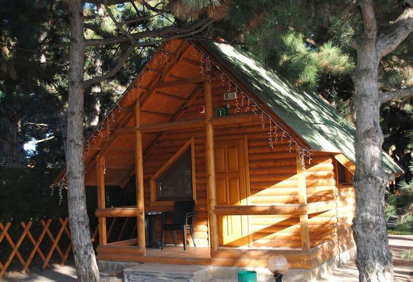 هتل Kompleks Otdykha Elki Palki