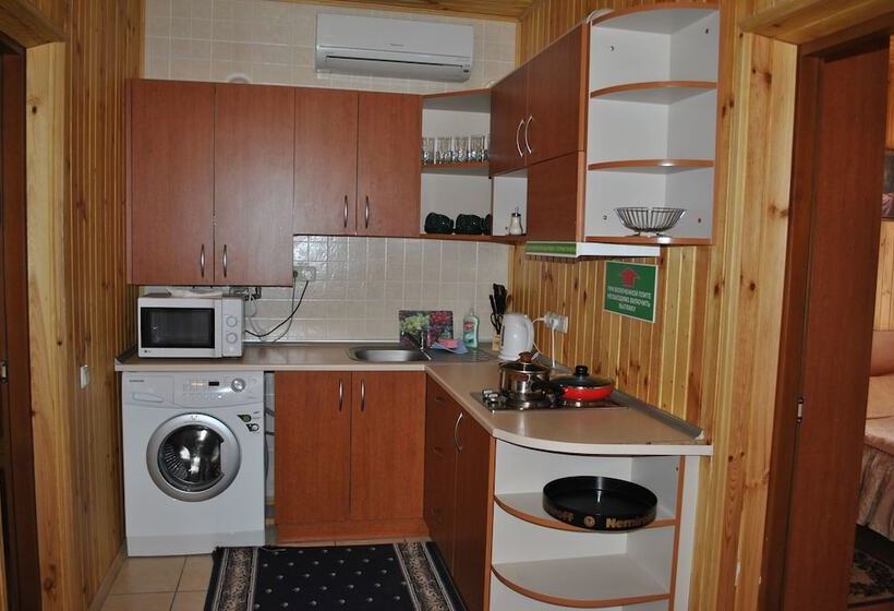 هتل Kompleks Otdykha Elki Palki