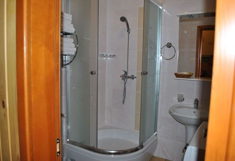 هتل Kompleks Otdykha Elki Palki