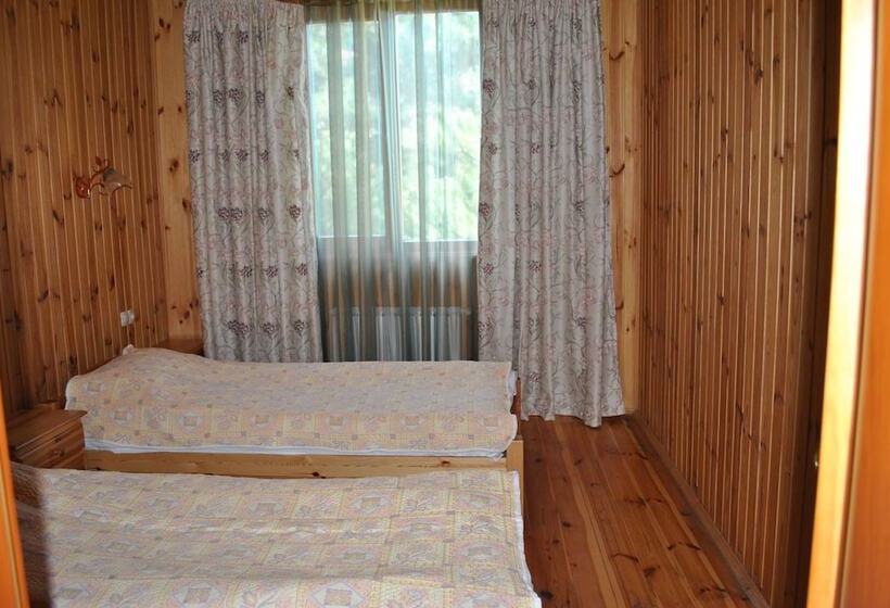 هتل Kompleks Otdykha Elki Palki