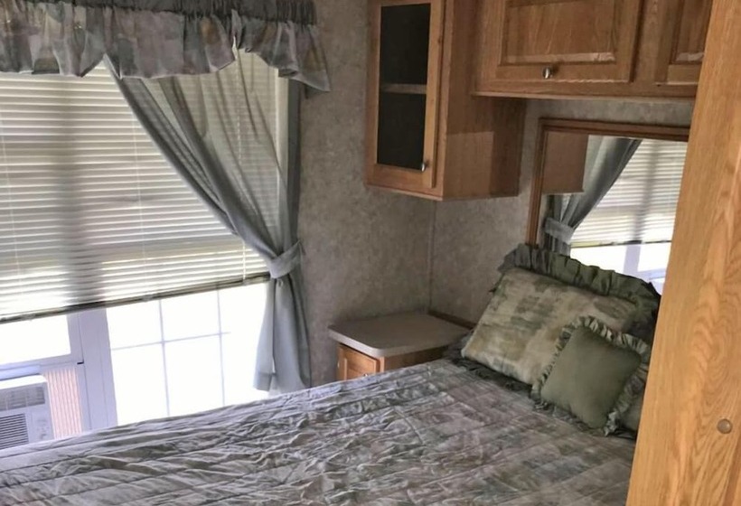 فندق Narrows Too Camping Resort