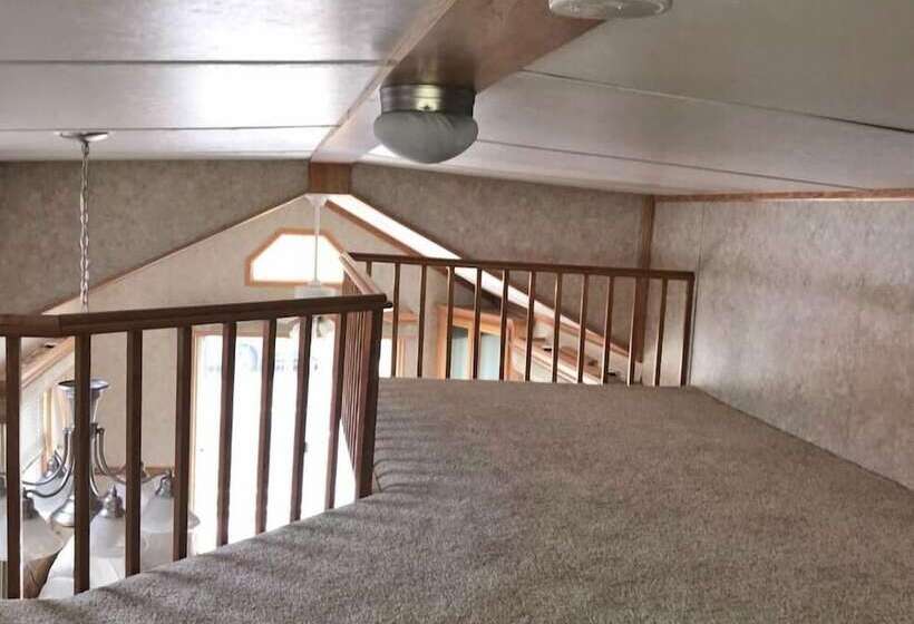 فندق Narrows Too Camping Resort