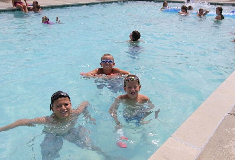 فندق Neshonoc Lakeside Camping Resort