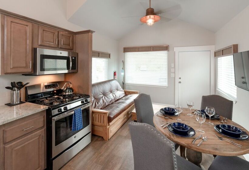 فندق Oceanside Beachfront Rv Resort