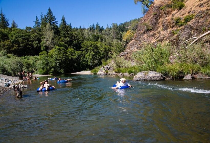 호텔 Russian River Rv Campground