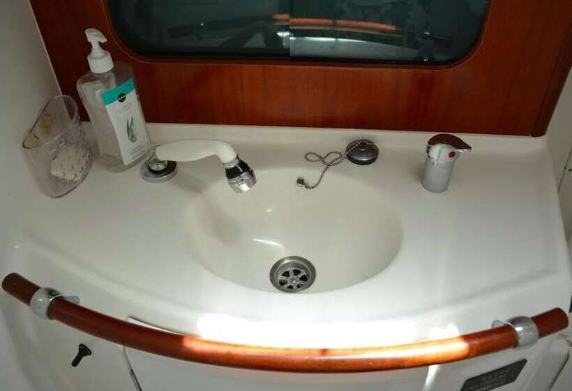 فندق Sail Florida Adventures