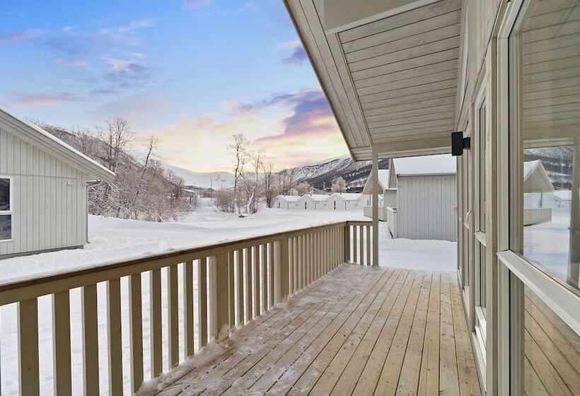 هتل Tromsø Lodge & Camping