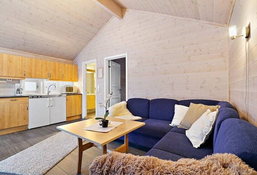 هتل Tromsø Lodge & Camping