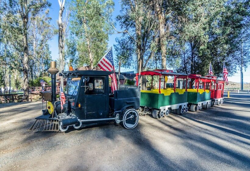 فندق Wilderness Lakes Rv Resort