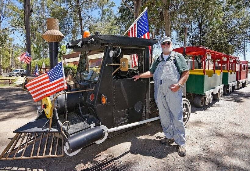 فندق Wilderness Lakes Rv Resort