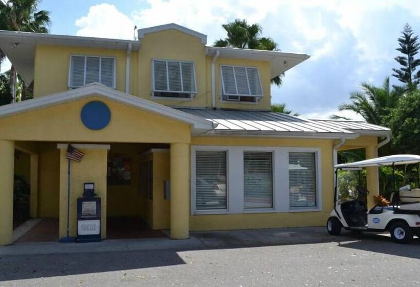 호텔 Winter Quarters Encore Manatee Rv Resort