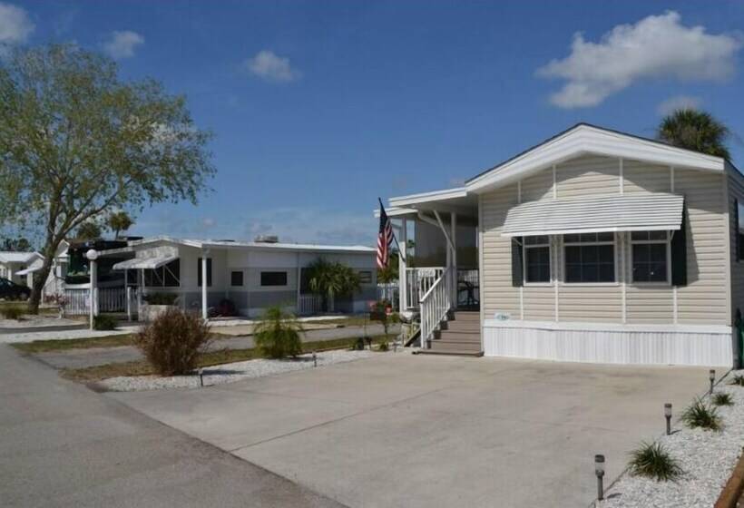 호텔 Winter Quarters Encore Manatee Rv Resort