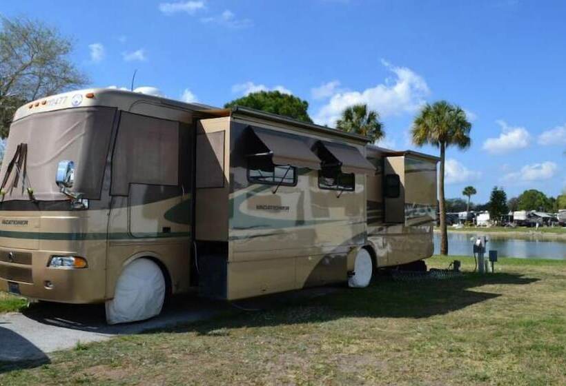 호텔 Winter Quarters Encore Manatee Rv Resort