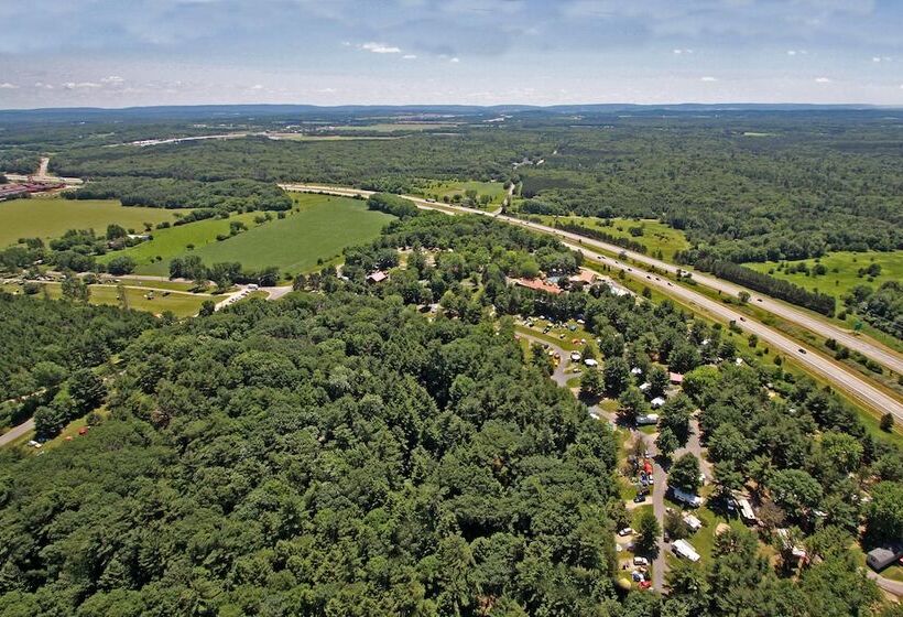 בית מלון כפרי Yogi Bear S Jellystone Park Camp Resort Wisconsin Dells
