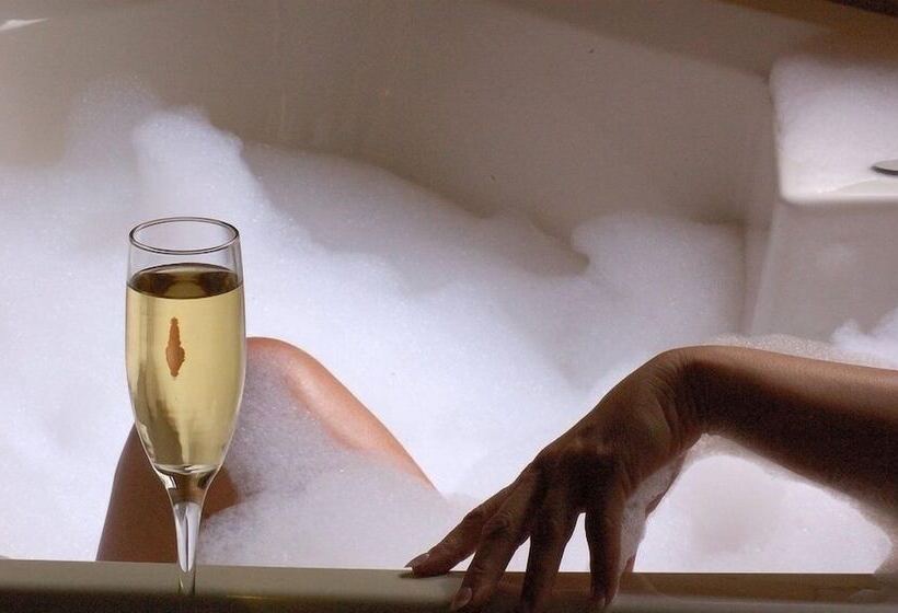 Lake Forest Luxury Log Cabins