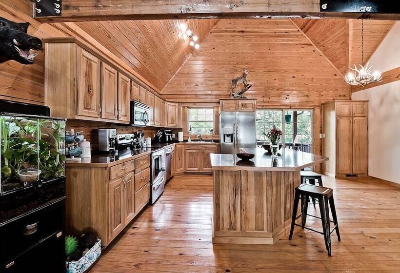 Lake Forest Luxury Log Cabins