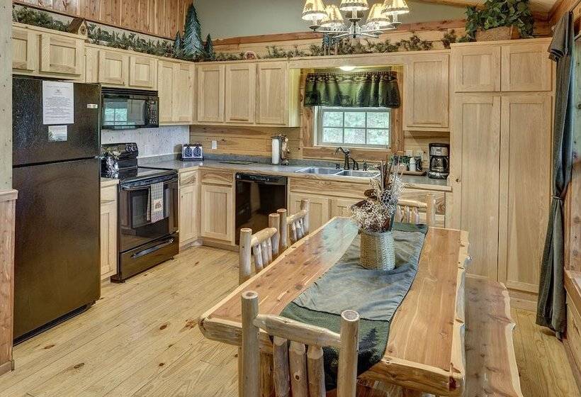 Lake Forest Luxury Log Cabins