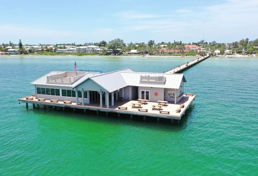 فندق على الطريق Tropical Breeze Beach Club