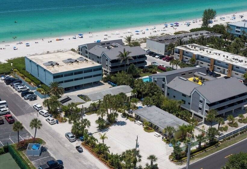 فندق على الطريق Tropical Breeze Beach Club