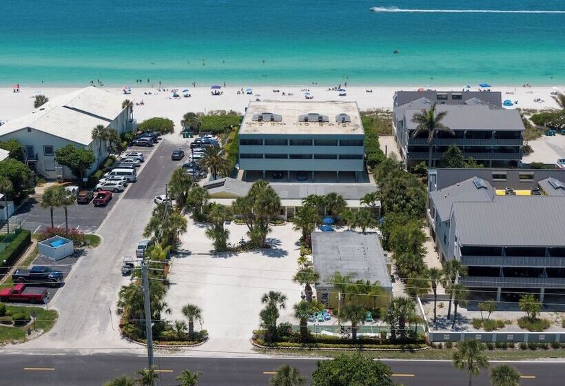 فندق على الطريق Tropical Breeze Beach Club