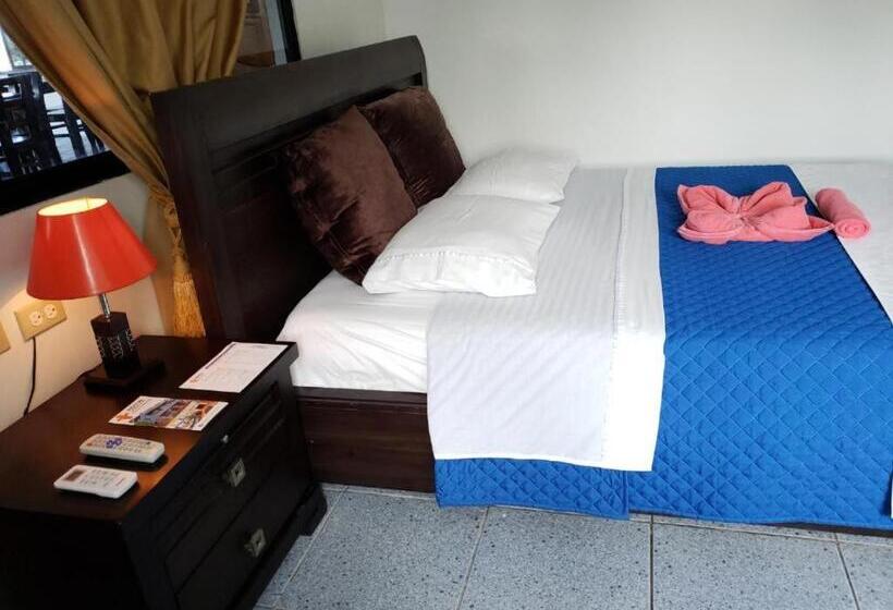 פנסיון Flightless Cormorant