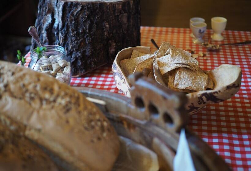 Søstrene Storaas Hotell