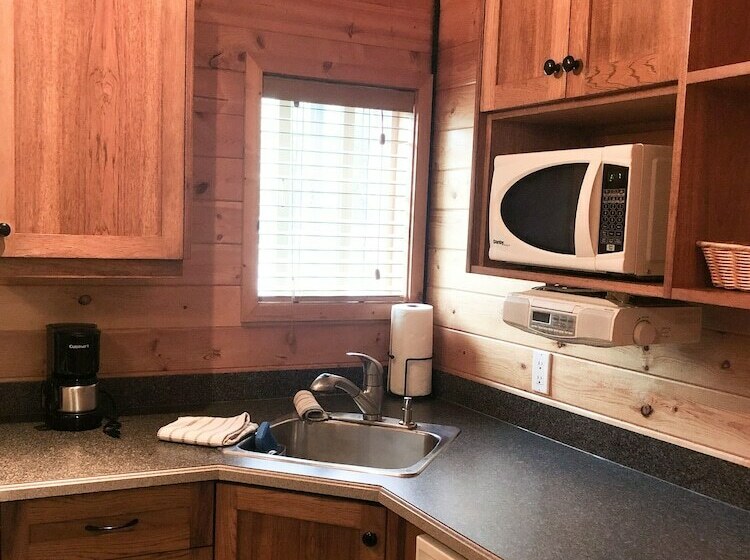 Wild Pacific Waterfront Cabins