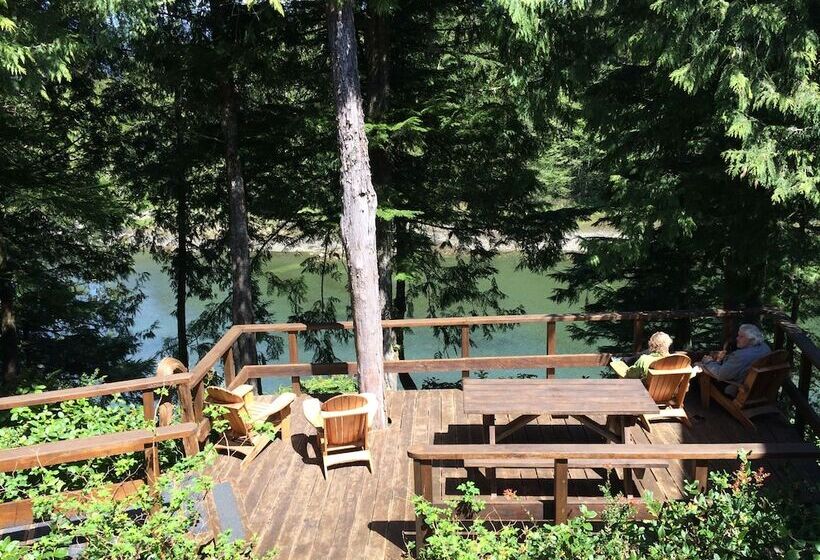 Wild Pacific Waterfront Cabins