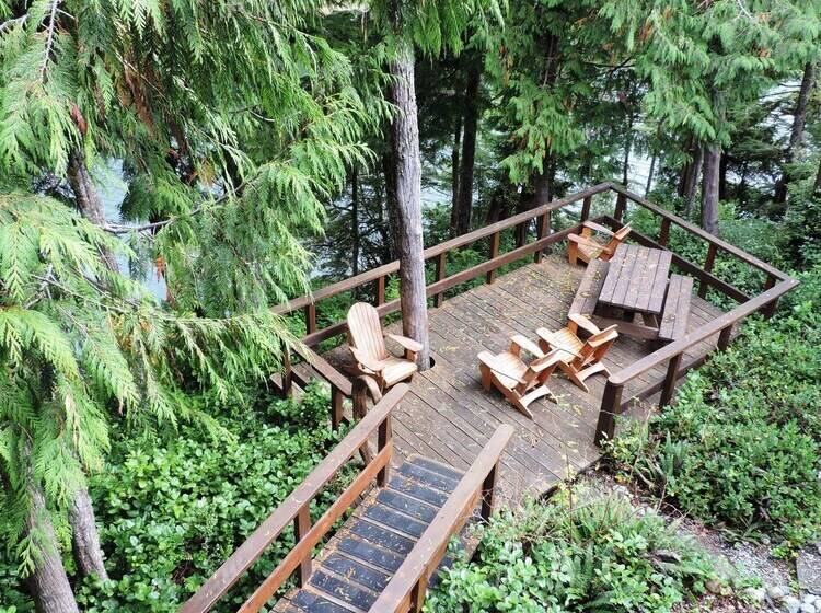 Wild Pacific Waterfront Cabins