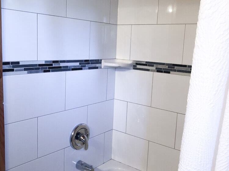 Wild Pacific Waterfront Cabins