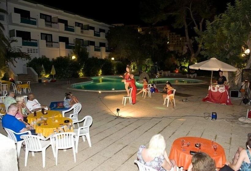 Apartamentos Cala Llonga Playa Ibiza