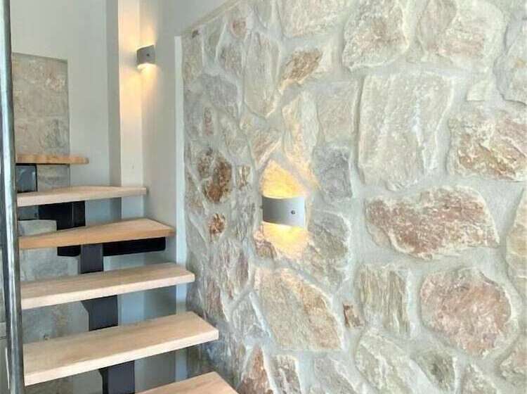 ベッドアンドブレックファースト Kali Thea Suites